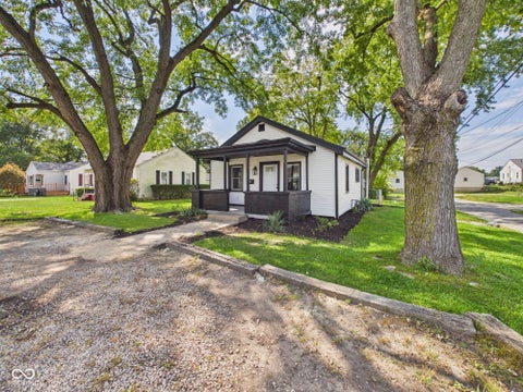 Photo of 3811 Delaware ST, Anderson, IN 46013 (MLS # 22126799)