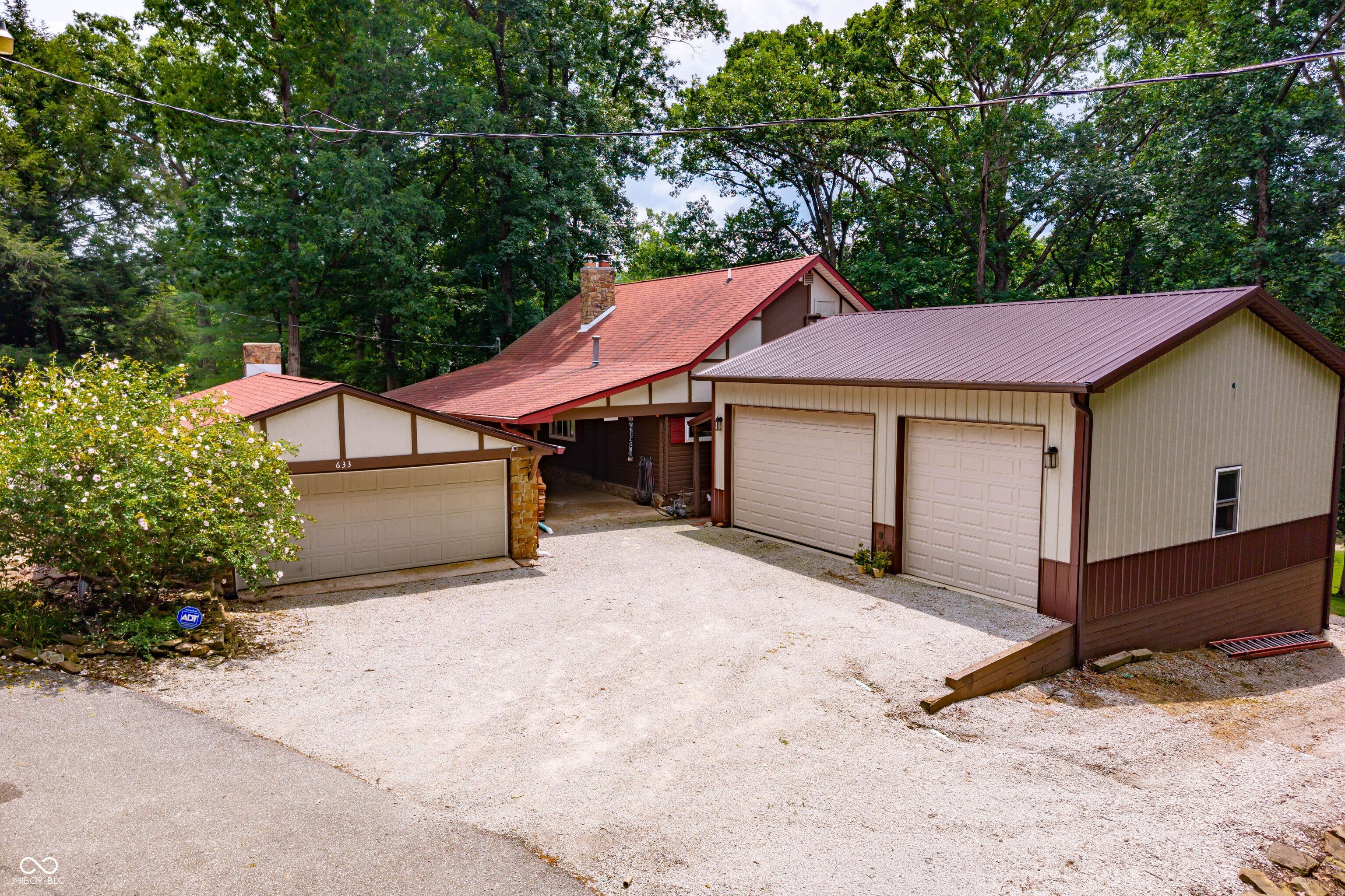 633 W Hemphill