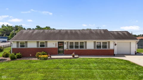 Photo of 10 Terrace Trail, Mooresville, IN 46158 (MLS # 22107976)