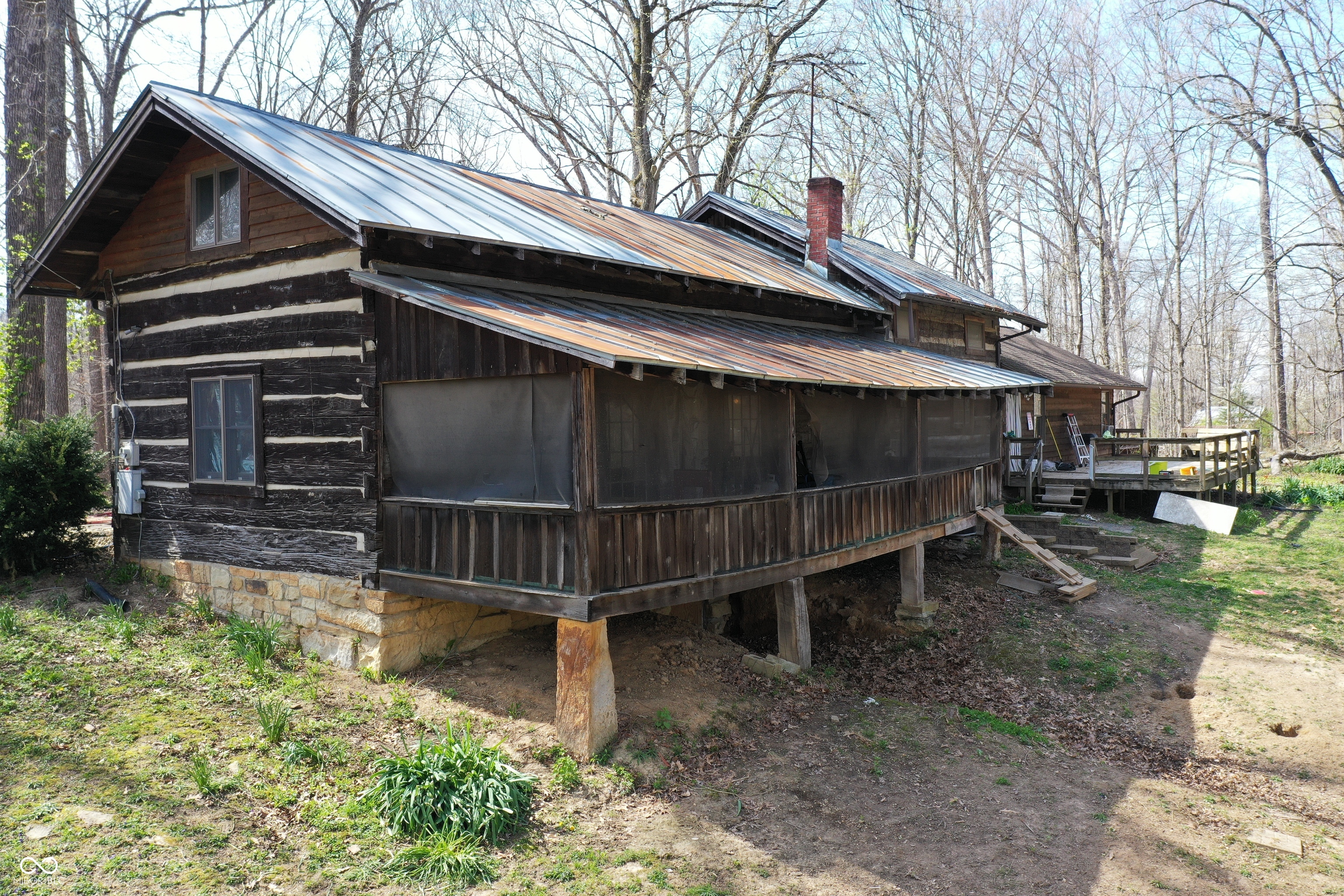 4562 State Road 135 N