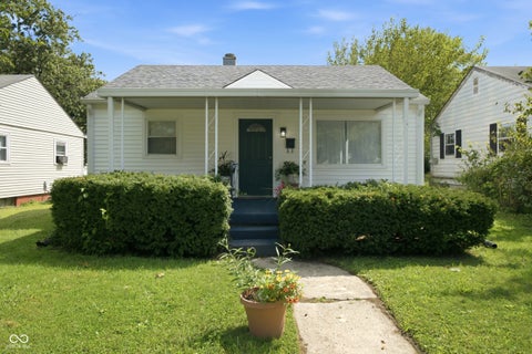 Photo of 527 S Grand Avenue, Indianapolis, IN 46219 (MLS # 22124120)