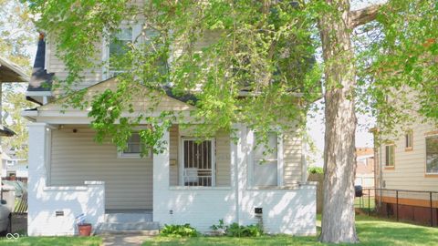 Photo of 3819 N Capitol Avenue, Indianapolis, IN 46208 (MLS # 22097688)