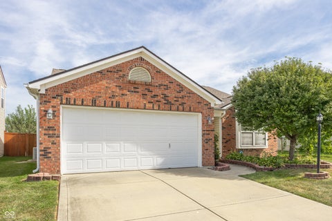 Photo of 12476 Deerview Drive, Noblesville, IN 46060 (MLS # 22120992)