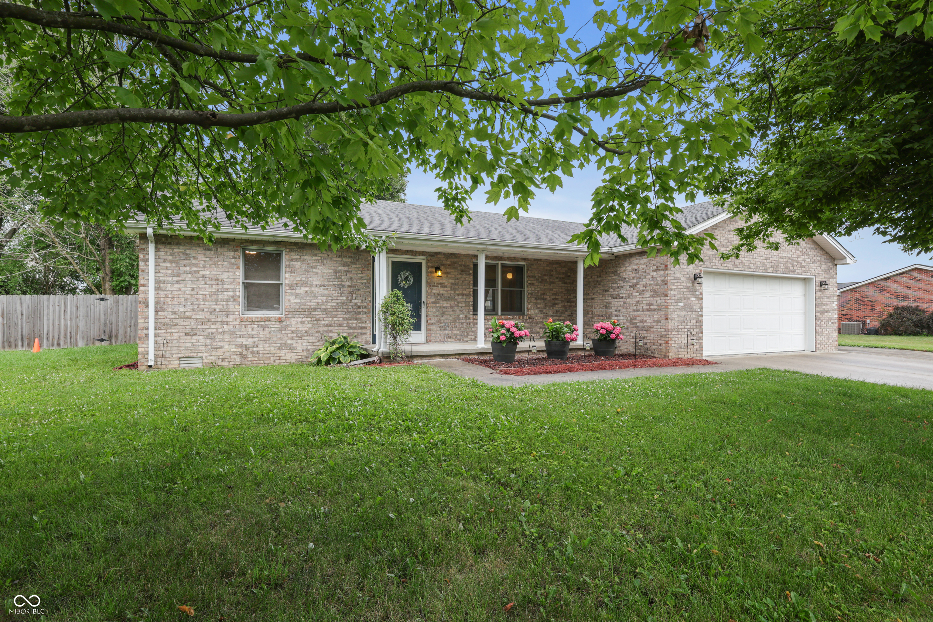 Photo 1 of 40 — 4534 Hackberry Drive, Columbus, IN 47201