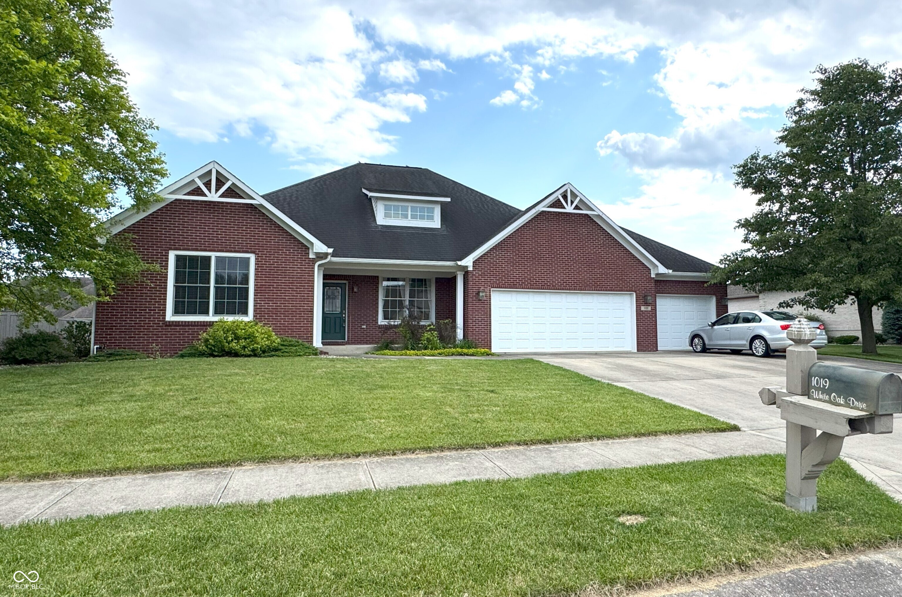 1019 White Oak Drive
