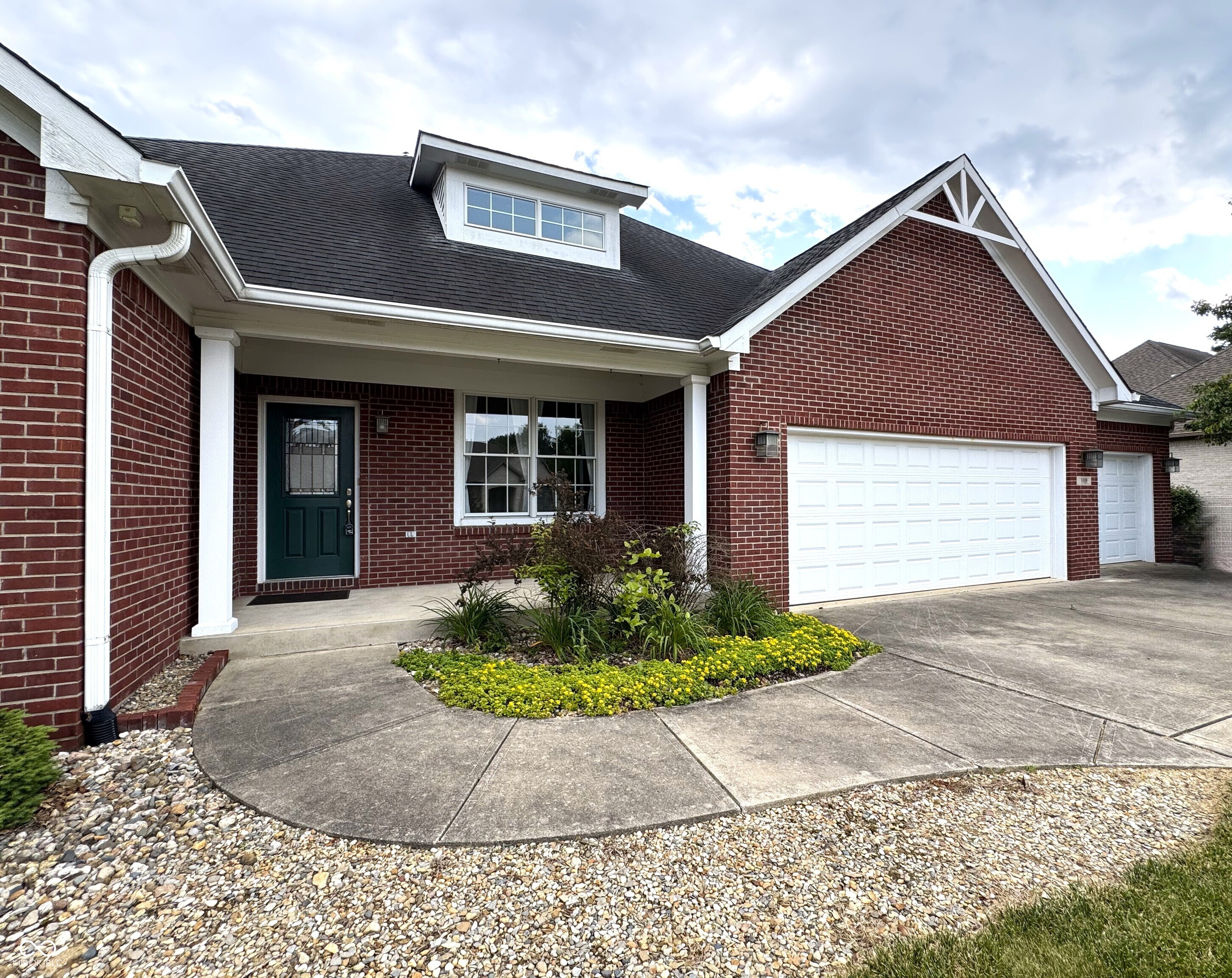 1019 White Oak Drive