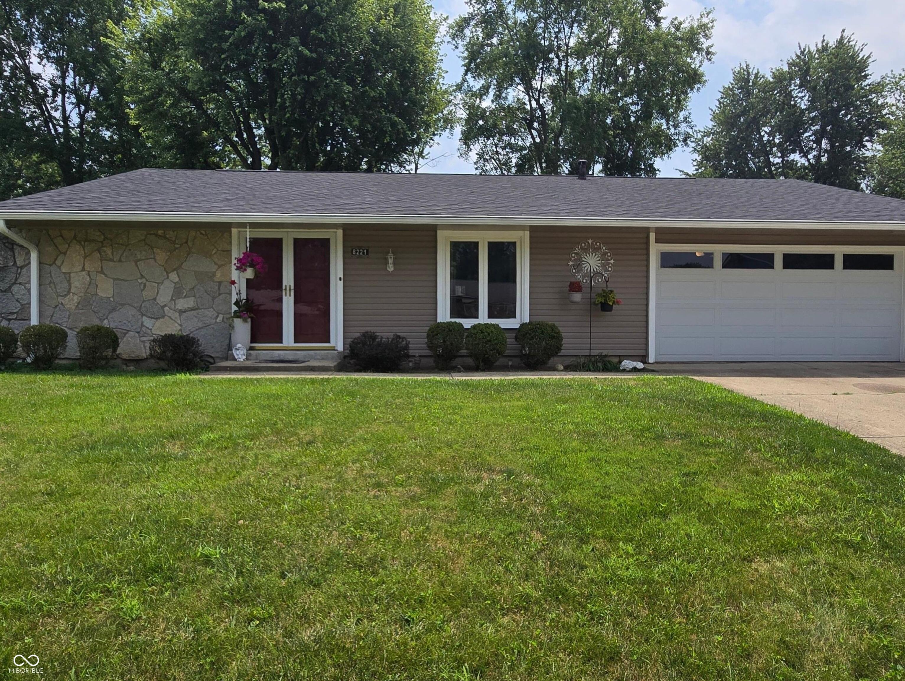 8221 Orchid Lane