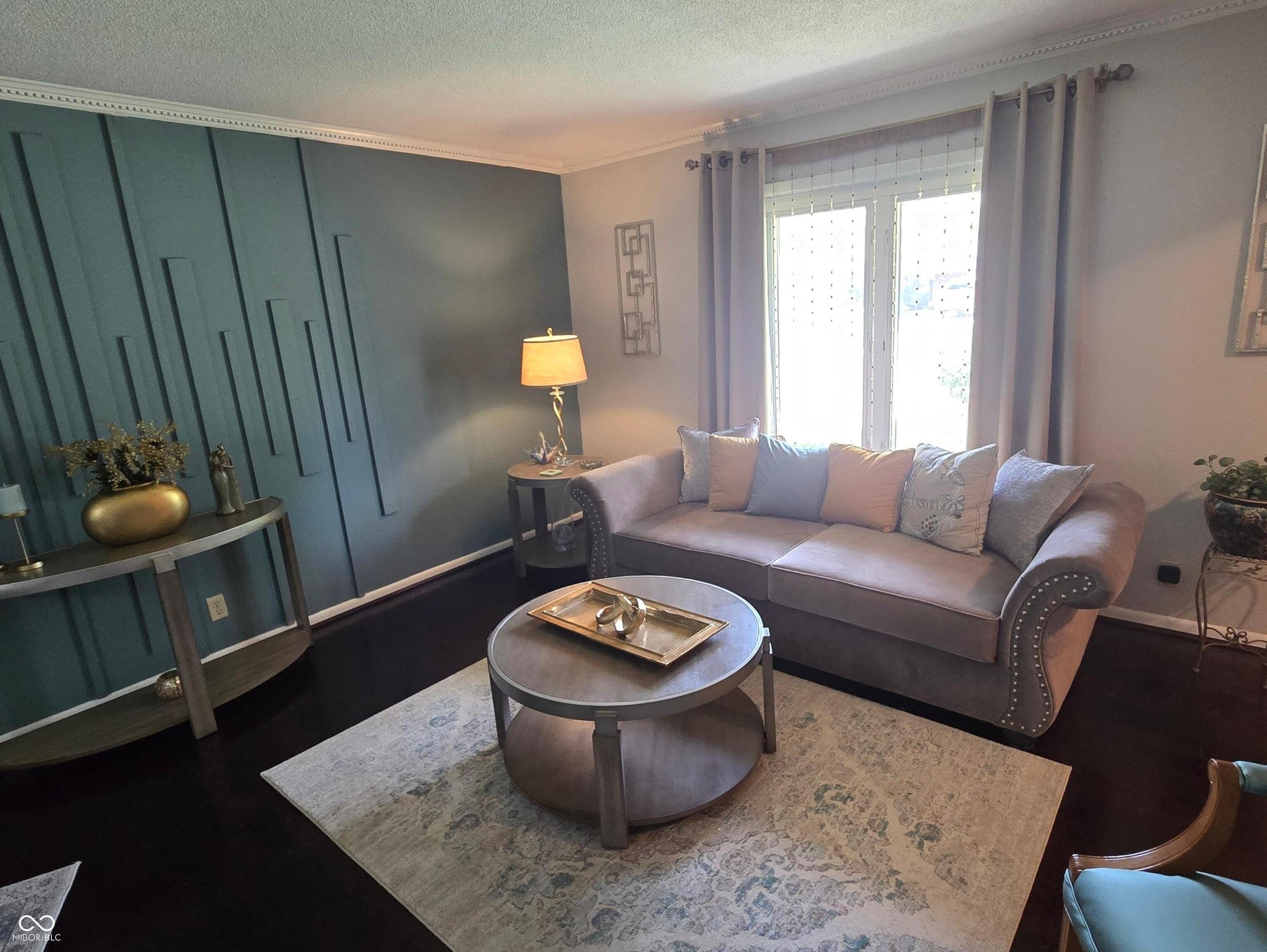 8221 Orchid Lane