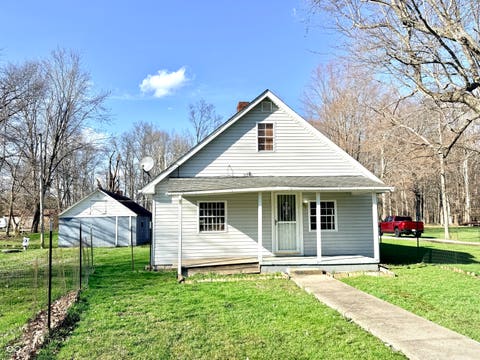 Photo of 8248 W 300 S, Columbus, IN 47201 (MLS # 22089124)