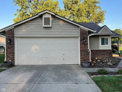 Photo of 1292 Timber Creek Lane, Greenwood, IN 46142 (MLS # 22055152)
