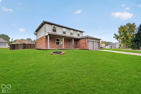 Photo of 5666 Colonist Circle, Indianapolis, IN 46254 (MLS # 22131641)