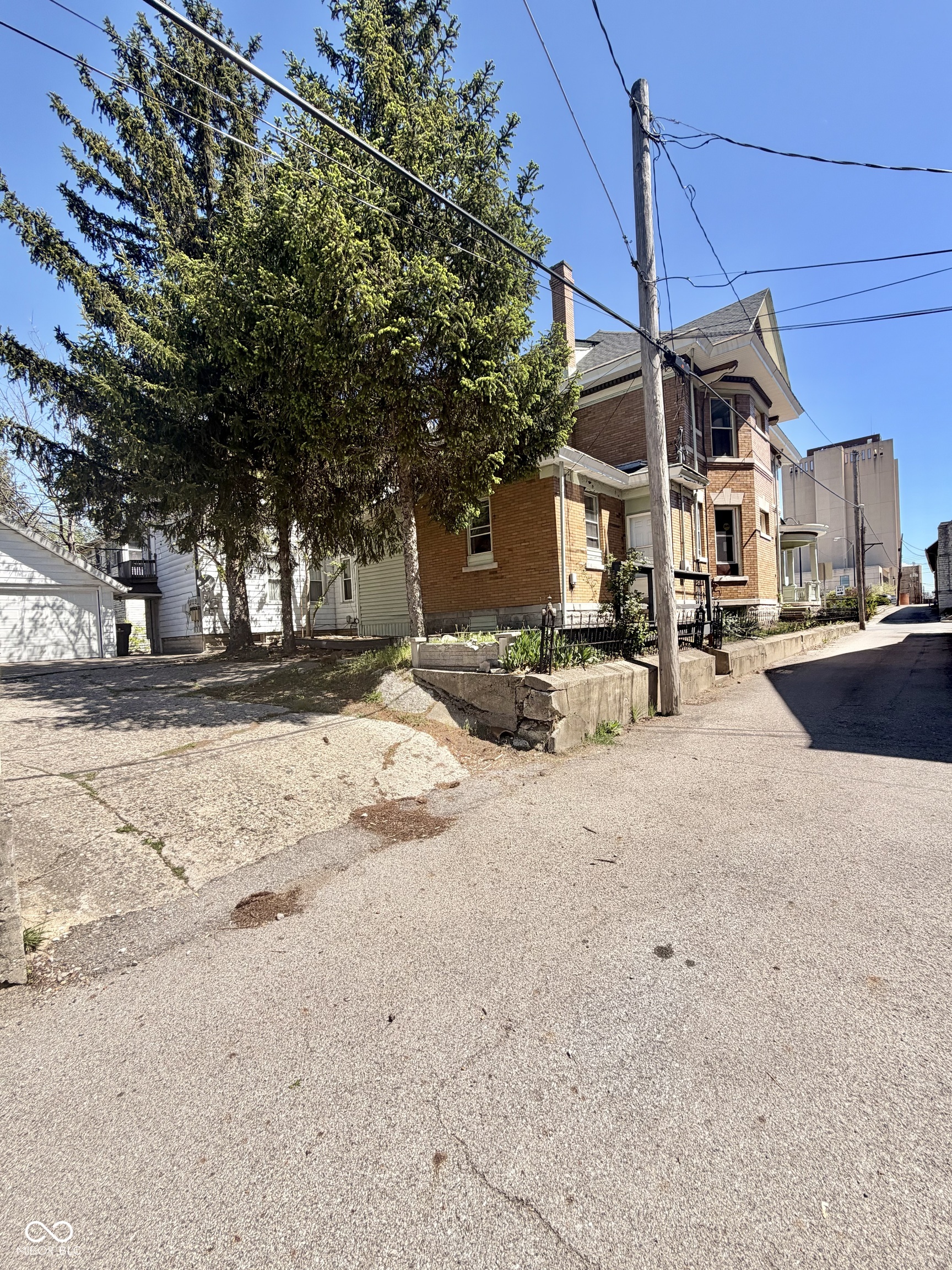 1015 Delaware Street