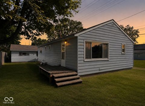 Photo of 1016 E 29th Street, Anderson, IN 46016 (MLS # 22110144)