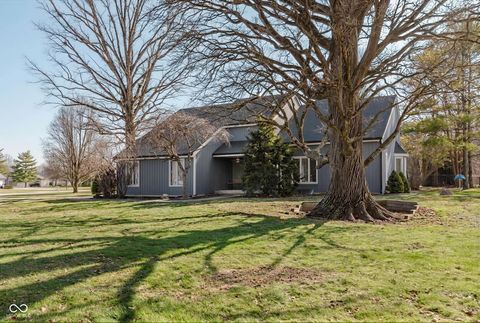 2020 S Oakwood Drive New Palestine IN 46163