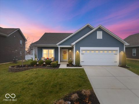 Photo of 426 Mozart Drive, Greenfield, IN 46140 (MLS # 22074433)