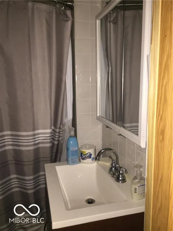 Kokomo, Indiana 46901, United States, 2 Bedrooms Bedrooms, ,1 BathroomBathrooms,Residential,Pending,102847