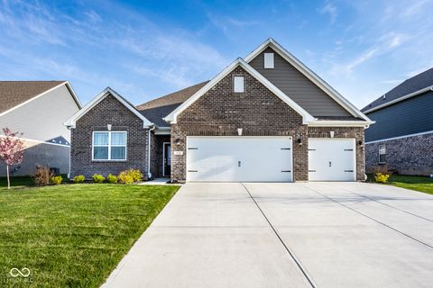 Photo of 4848 W Jamestown Trace, New Palestine, IN 46163 (MLS # 22093279)