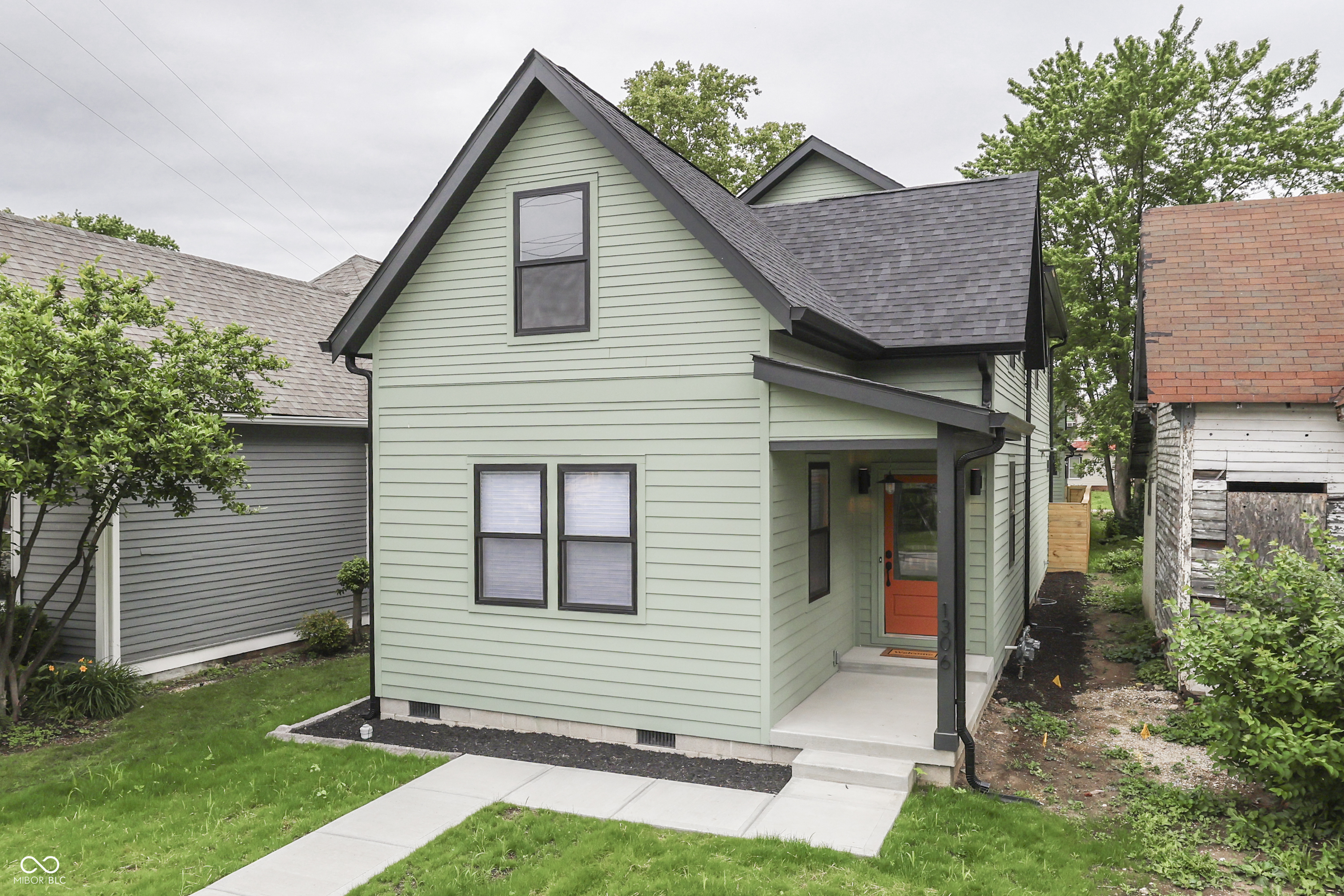 1306 E Saint Clair Street
