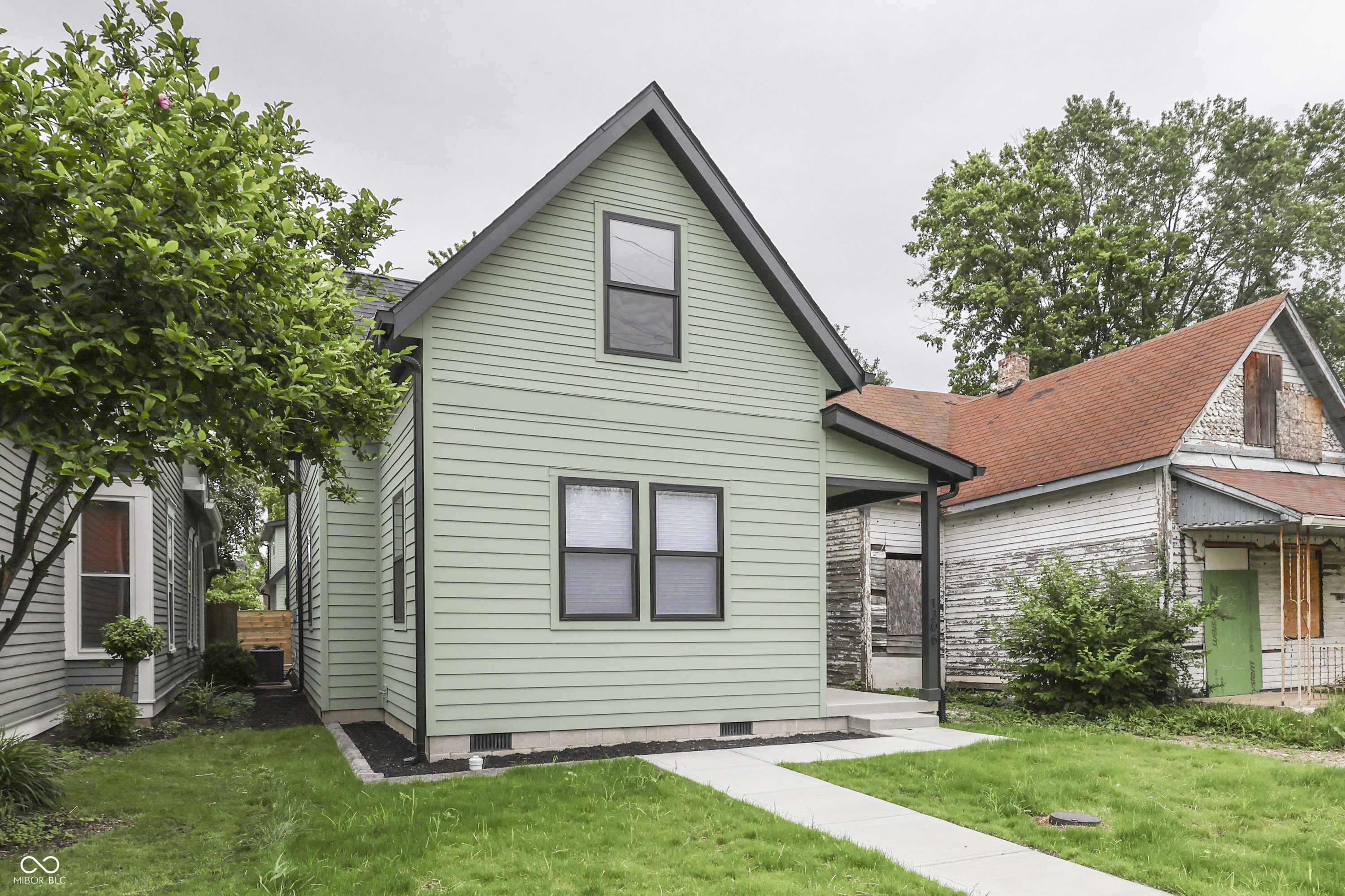 1306 E Saint Clair Street