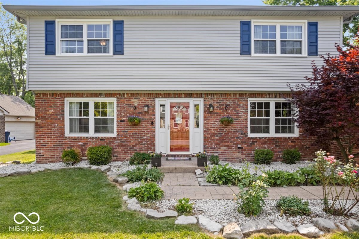 6133 Buttonwood Drive