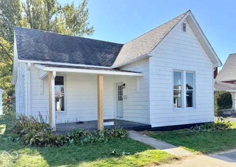 Photo of 515 Jackson Street, Hope, IN 47246 (MLS # 22131086)