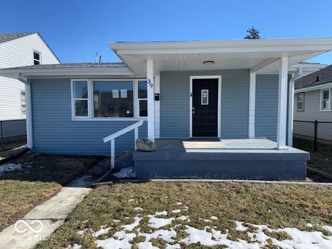Photo of 39 N 18th Avenue, Beech Grove, IN 46107 (MLS # 22083947)