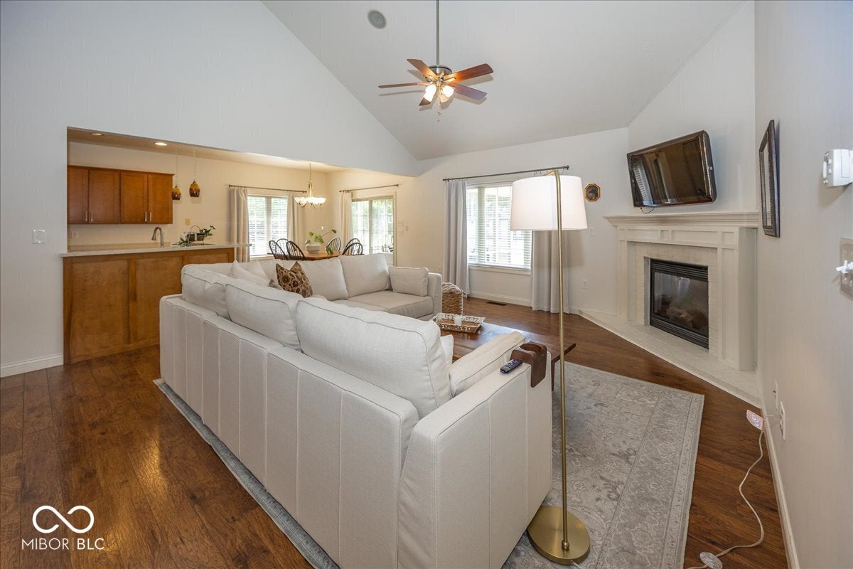 7082 Bitternut Lane