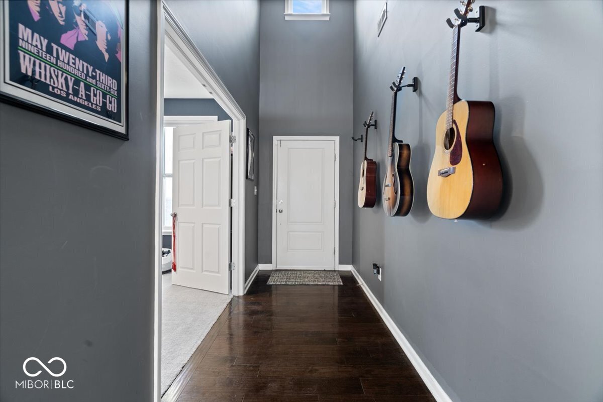 8595 N Deer Hill Drive