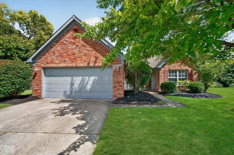 Photo of 10996 Ridge Court, Fishers, IN 46038 (MLS # 22122455)