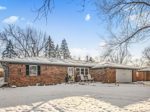 Photo of 12231 Dunbar Circle N, Indianapolis, IN 46229 (MLS # 22074943)