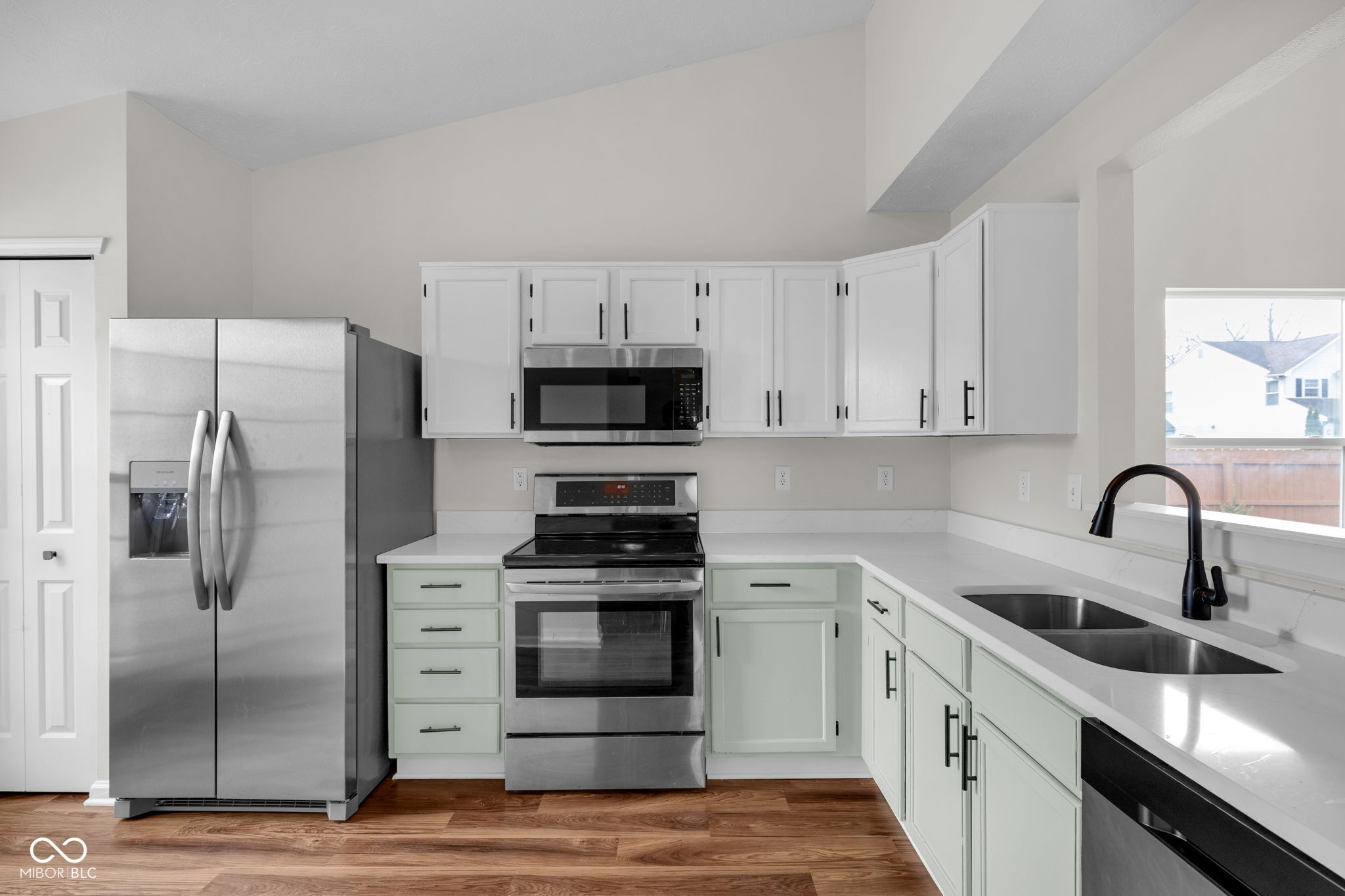 5226 Lakemanor Drive