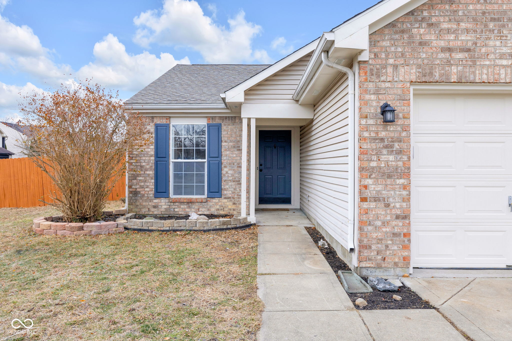 5226 Lakemanor Drive