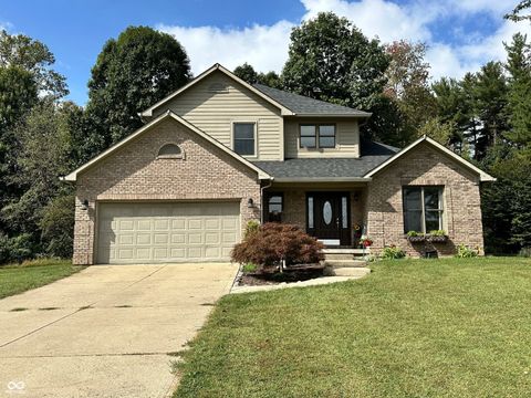 Photo of 3170 N Country Club Road, Martinsville, IN 46151 (MLS # 22064099)