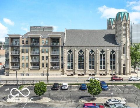 Photo of 802 N Meridian Street #205, Indianapolis, IN 46204 (MLS # 22069139)