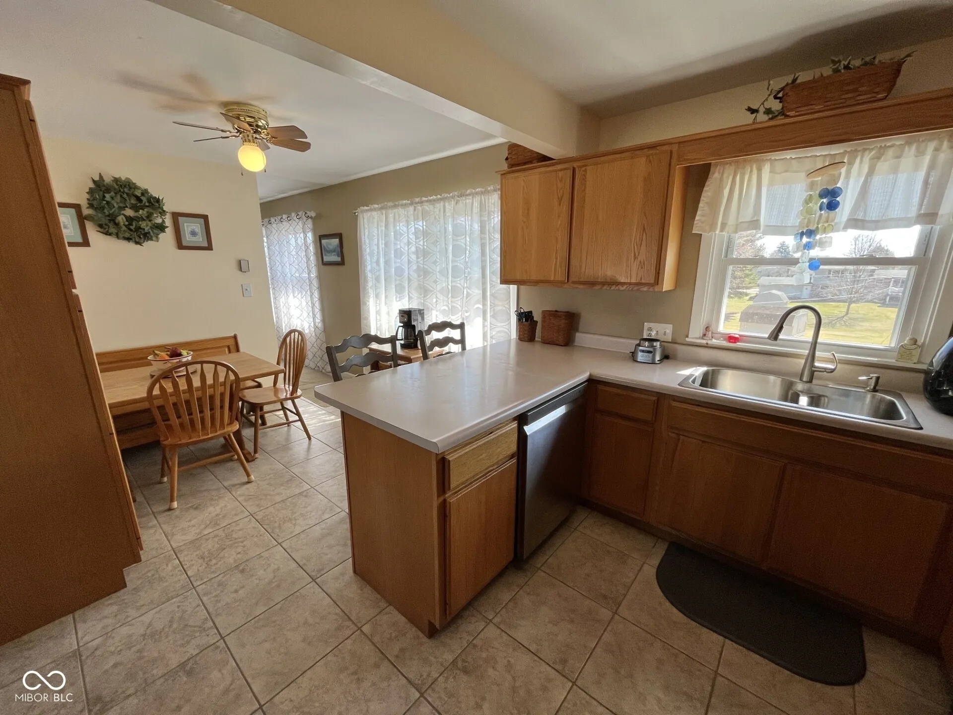 Seymour, Indiana 47274, United States, 4 Bedrooms Bedrooms, ,3 BathroomsBathrooms,Residential,Pending,86172