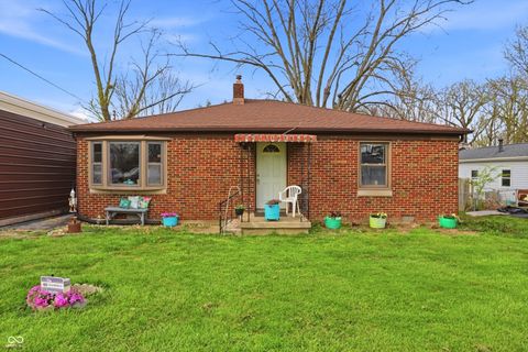 Photo of 6330 E Raymond Street, Indianapolis, IN 46203 (MLS # 22093022)