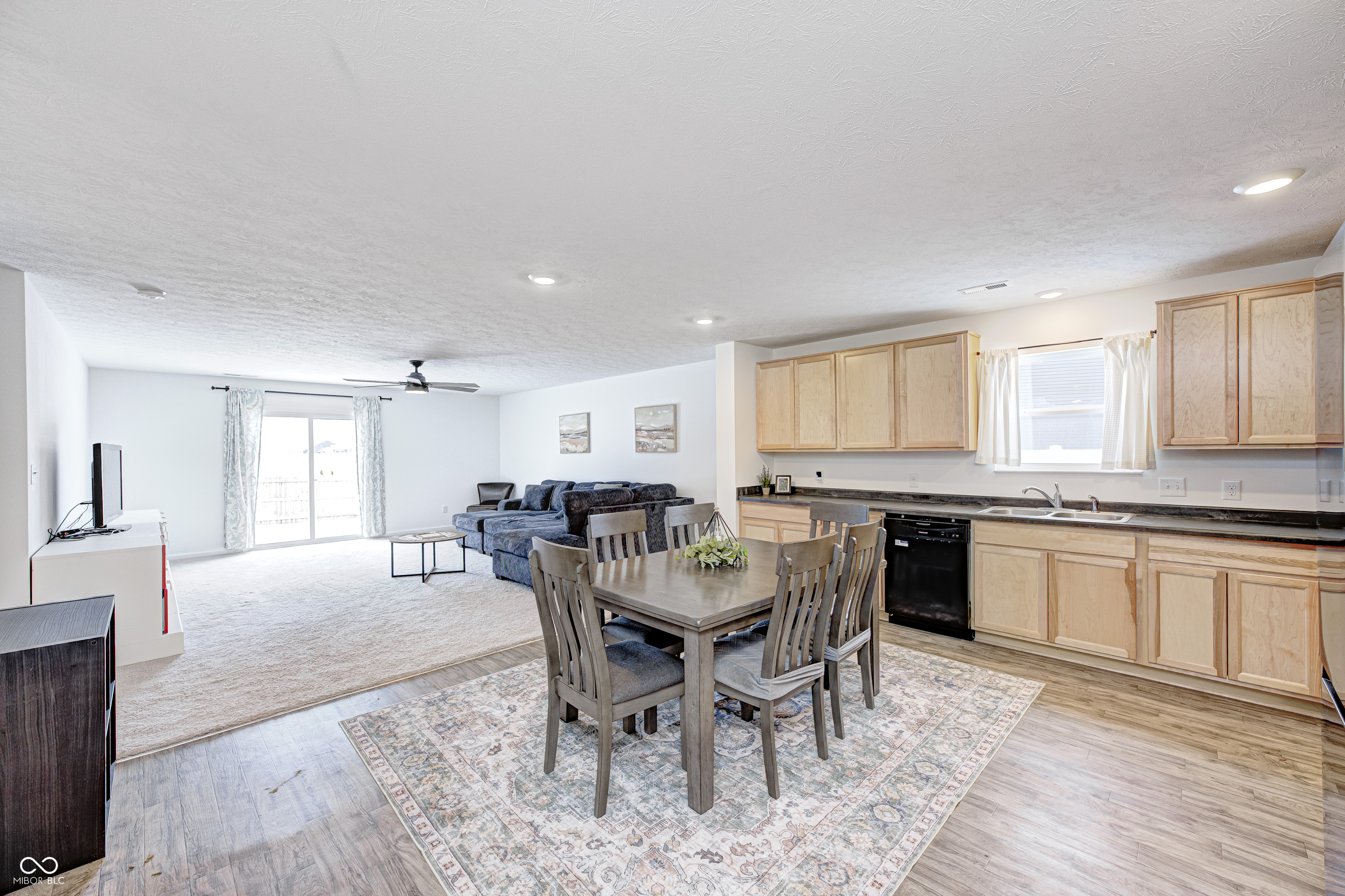 6758 Honeysuckle Way