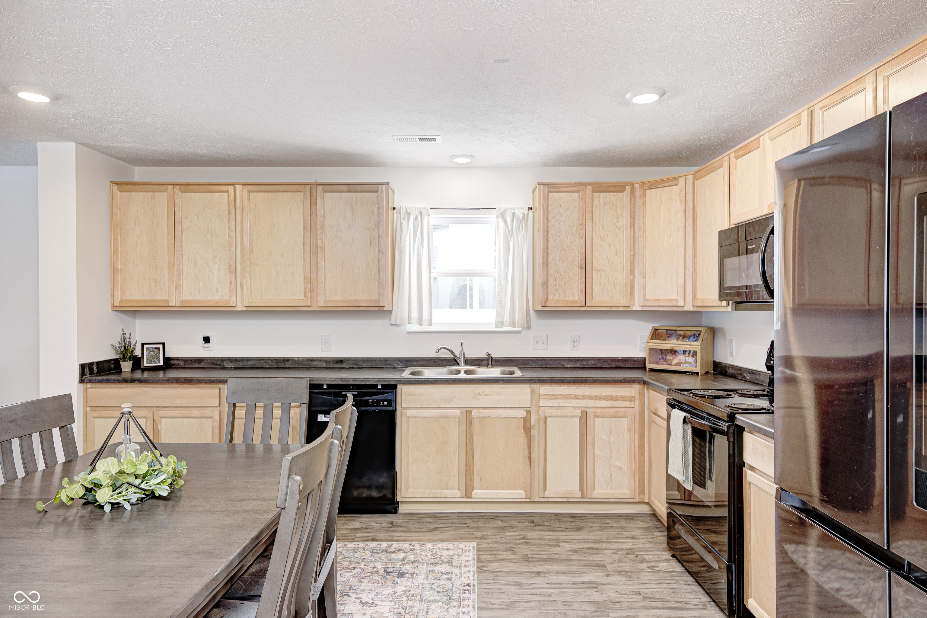 6758 Honeysuckle Way