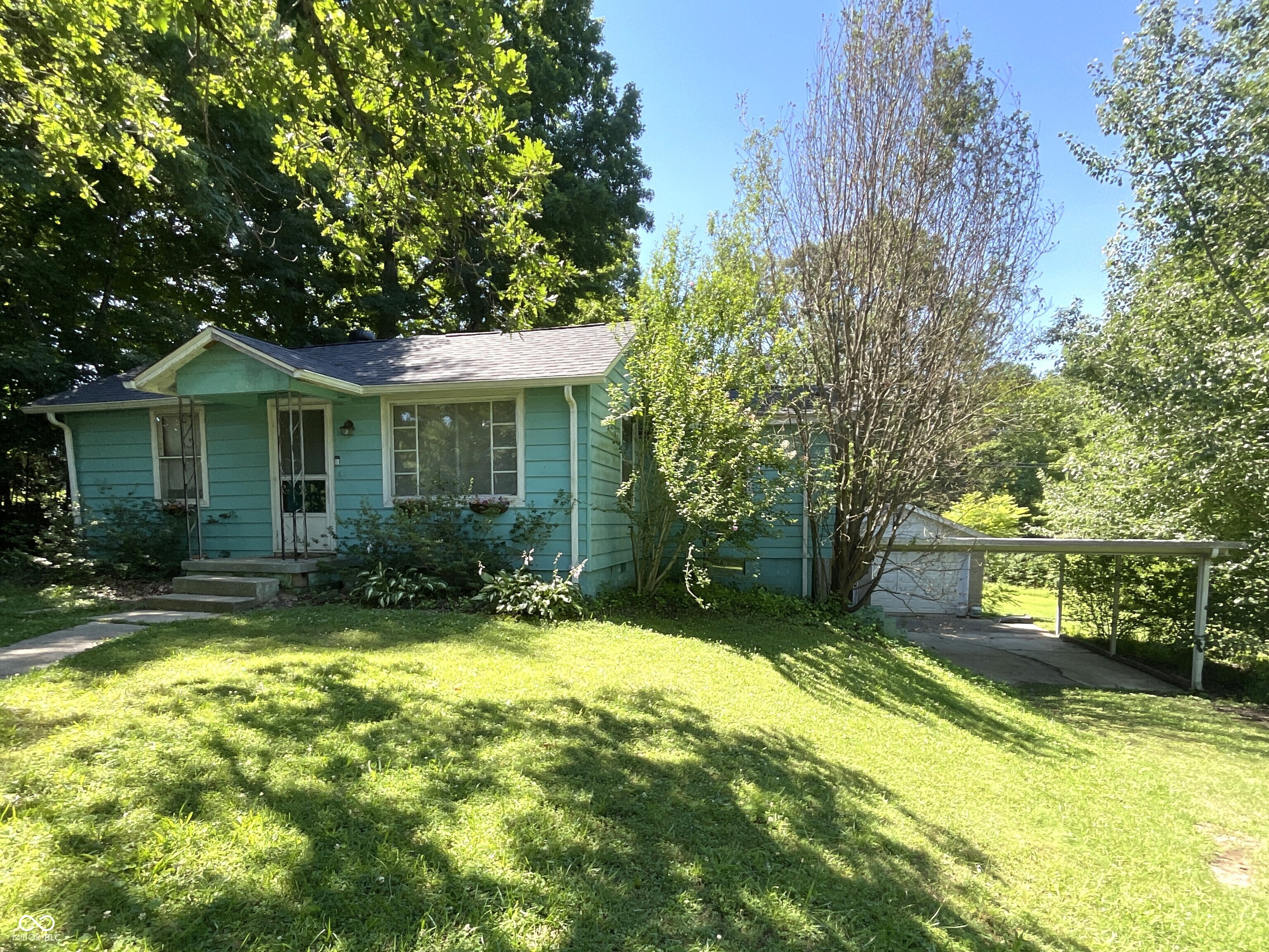 1526 Freeman Road