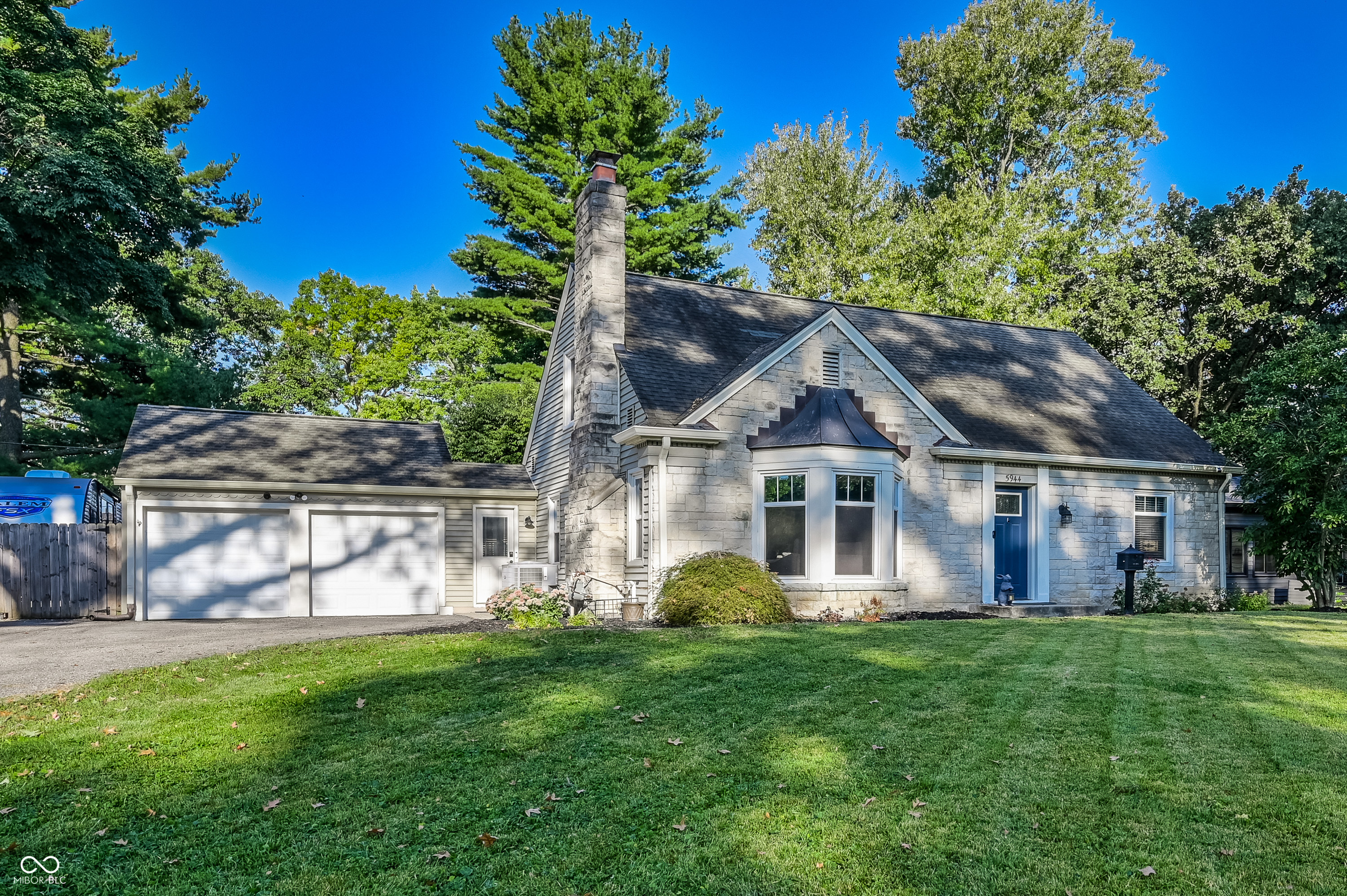 5944 Crestview Avenue