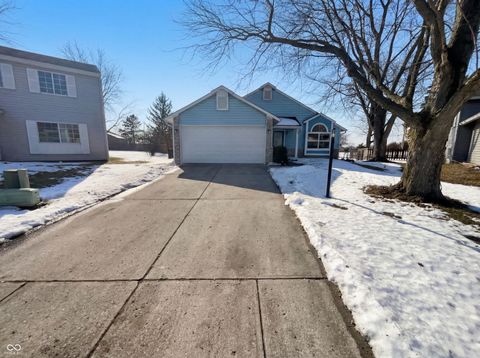 Photo of 11017 Amburg Court, Indianapolis, IN 46235 (MLS # 22083895)