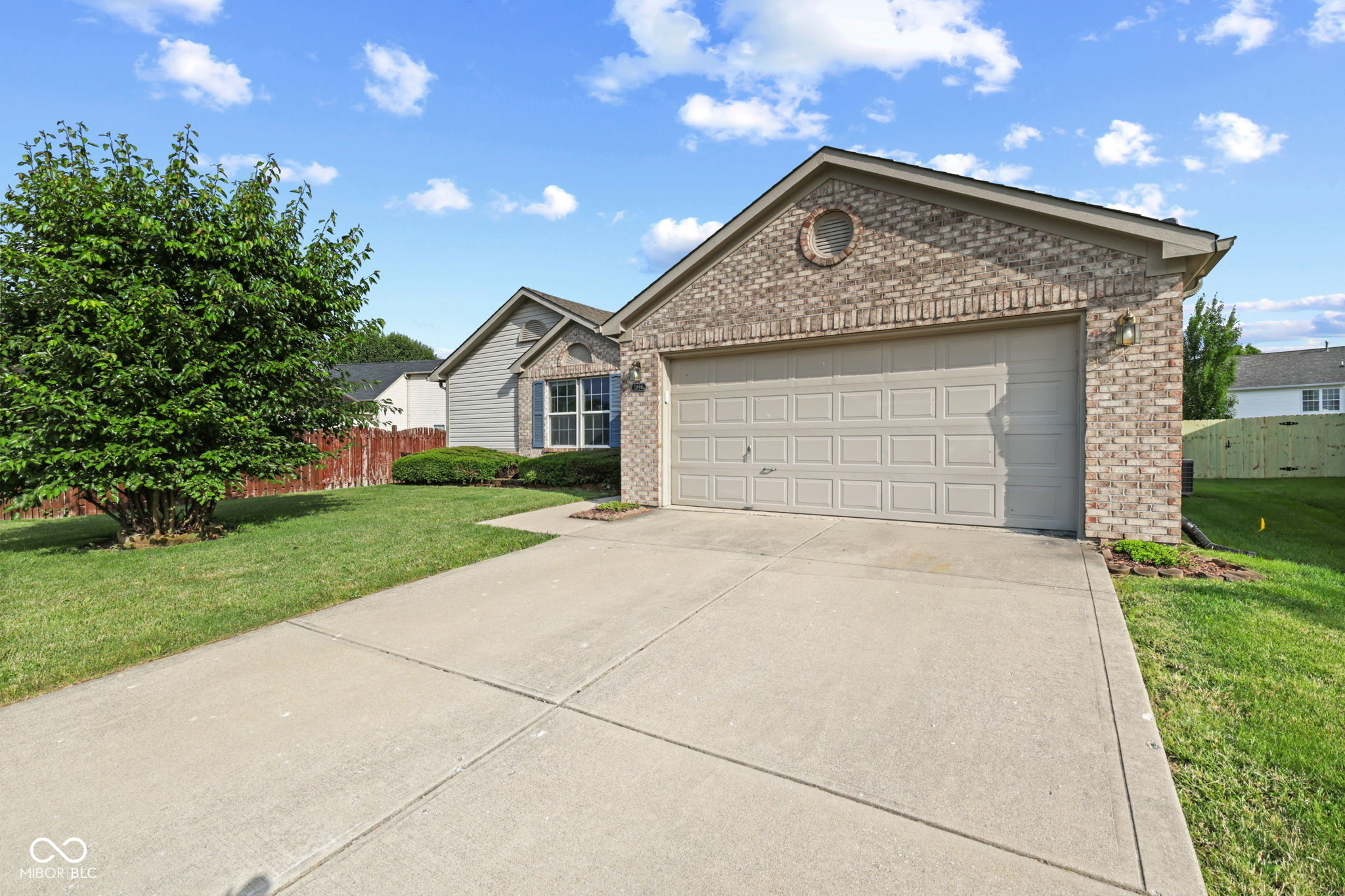 1896 Central Park Boulevard W