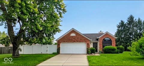 Photo of 272 Suncrest Drive, Greenwood, IN 46143 (MLS # 22119861)