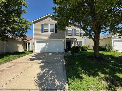 Photo of 3030 Everbloom Way, Indianapolis, IN 46217 (MLS # 22101130)