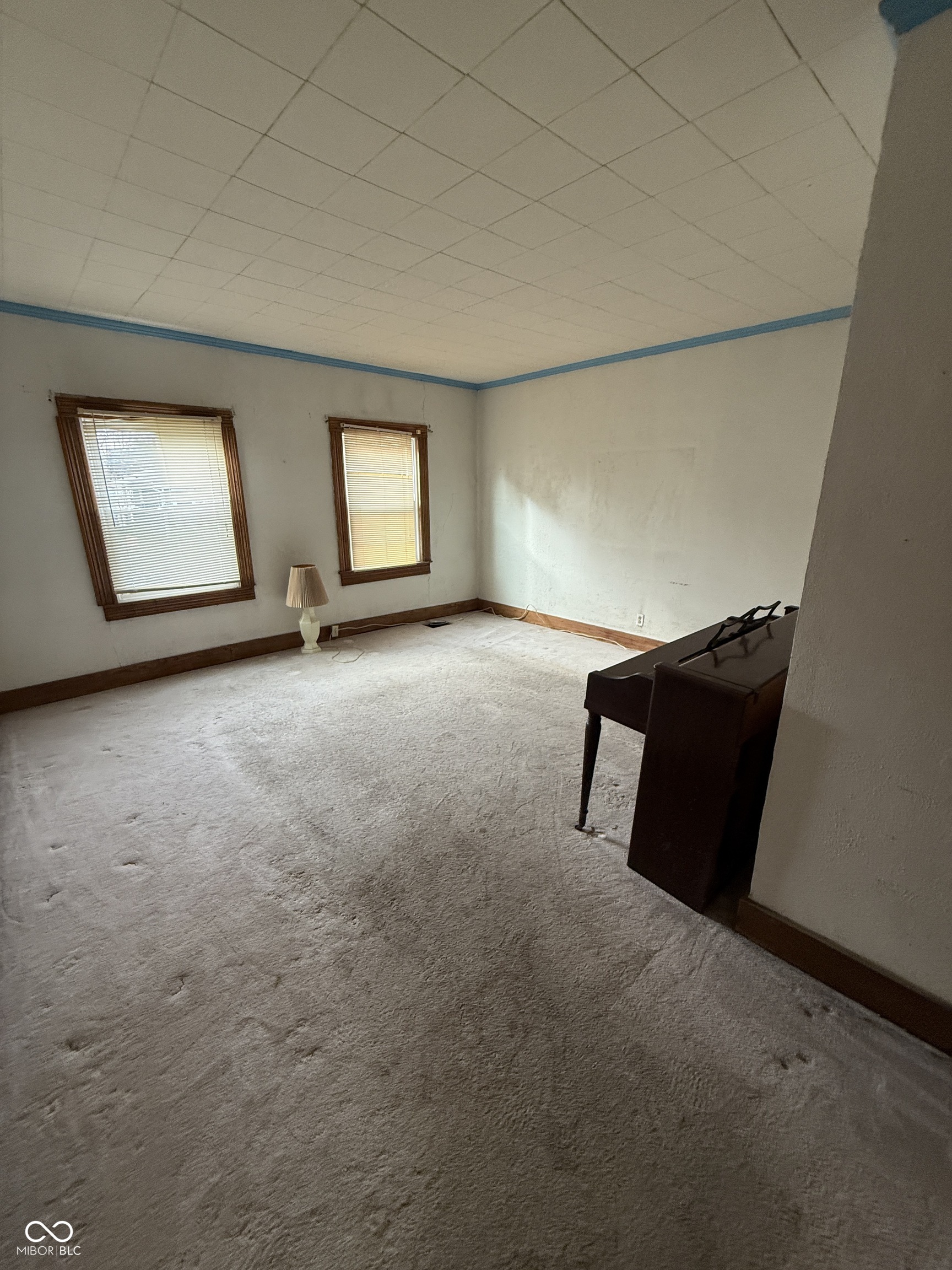 119 S Hawthorne Lane