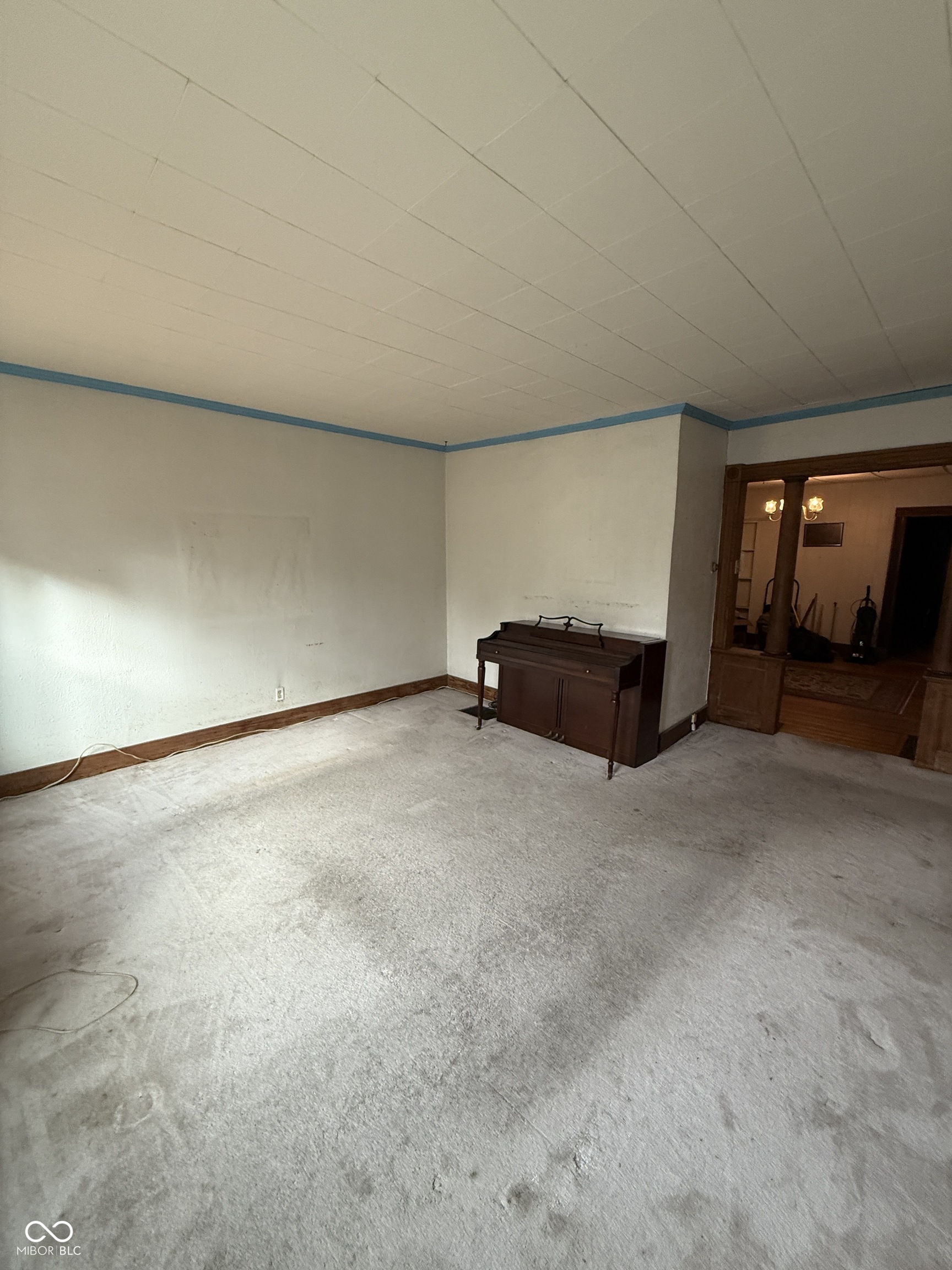 119 S Hawthorne Lane