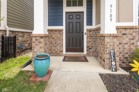 Photo of 9109 Rising Road, Indianapolis, IN 46216 (MLS # 22096045)