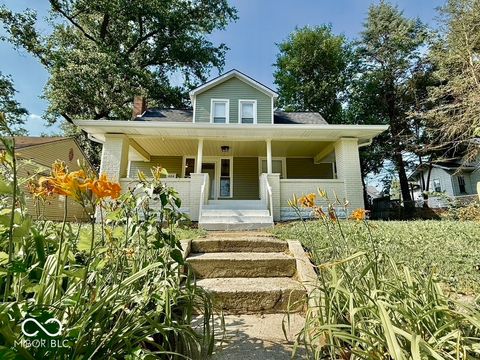Photo of 404 E Monroe Street, Alexandria, IN 46001 (MLS # 22081238)