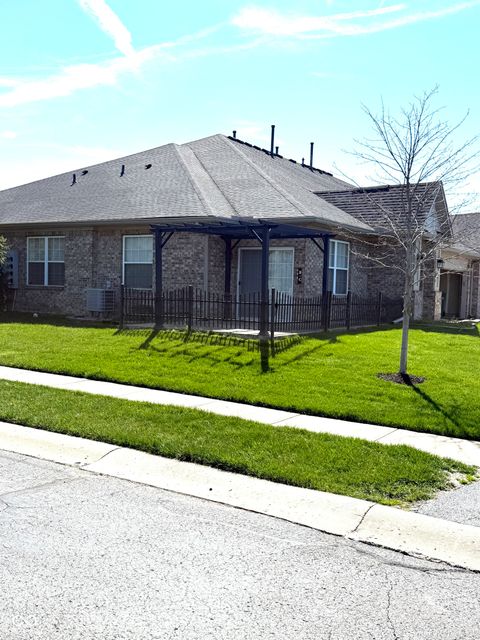 Photo of 6981 Park Square Drive #C, Avon, IN 46123 (MLS # 22092627)