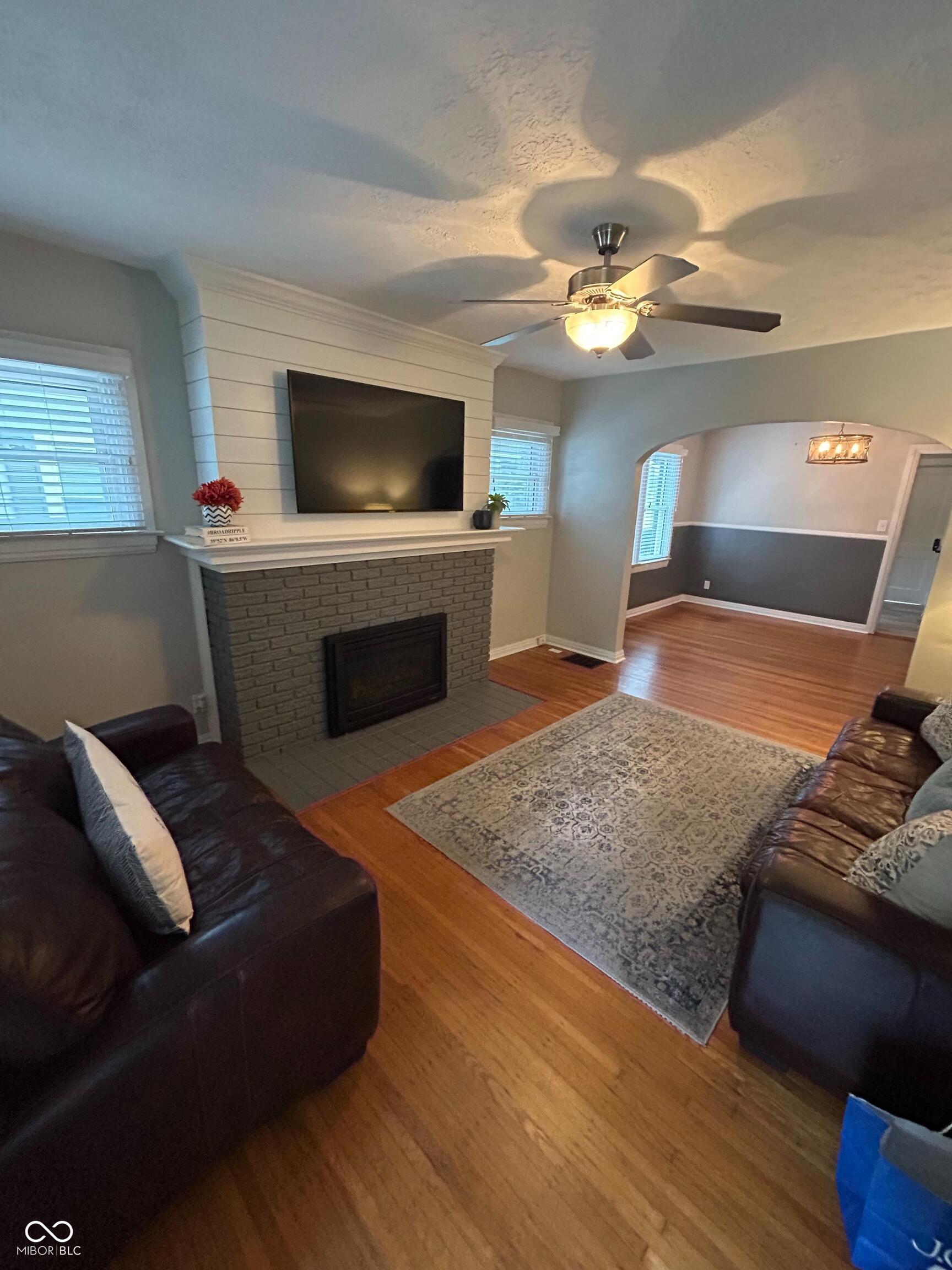 6180 Norwaldo Avenue